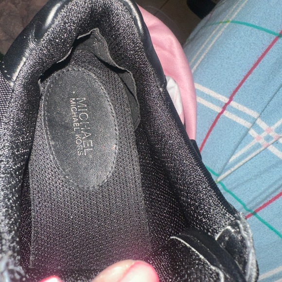 Women Micheal Kors Wilma Logo Trainer shoes - Picture 11 of 13